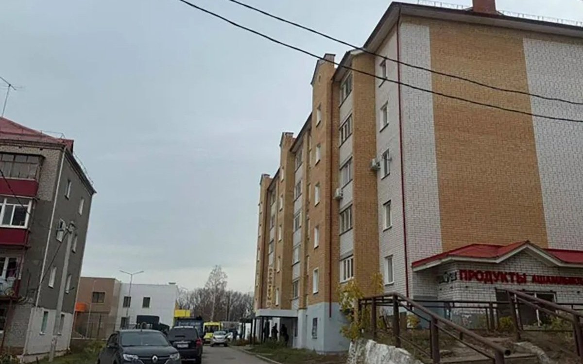 Tragedie cumplită! O fetiță de doar 5 ani și-a aruncat da etaj fratele nou născut