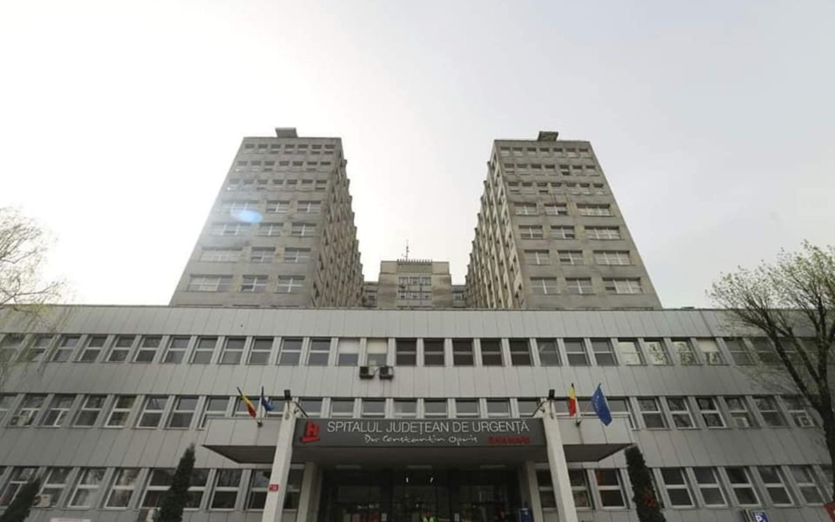 O fetiță de 11 ani din Baia Mare a ajuns la spital în stare gravă, cu semne de malnutriței. Copila a fost adoptată în urmă cu 8 ani