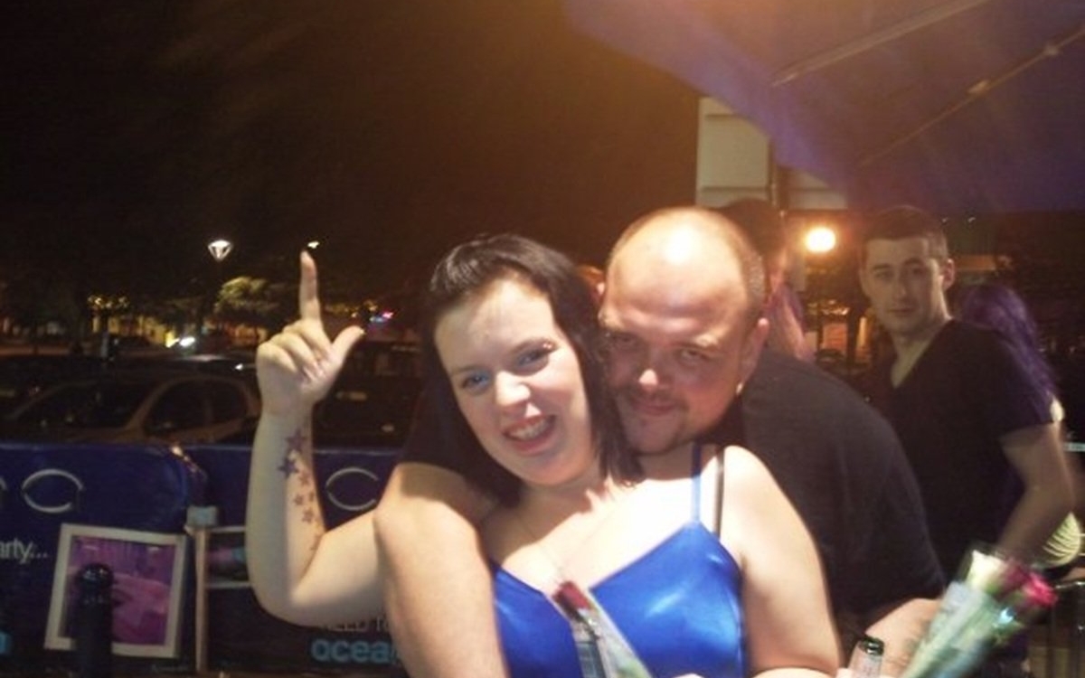 Jade, o femeie de 37 de ani a murit la numai câteva ore de la nuntă. Și-a dat ultima suflare în brațele tatălui copiilor ei