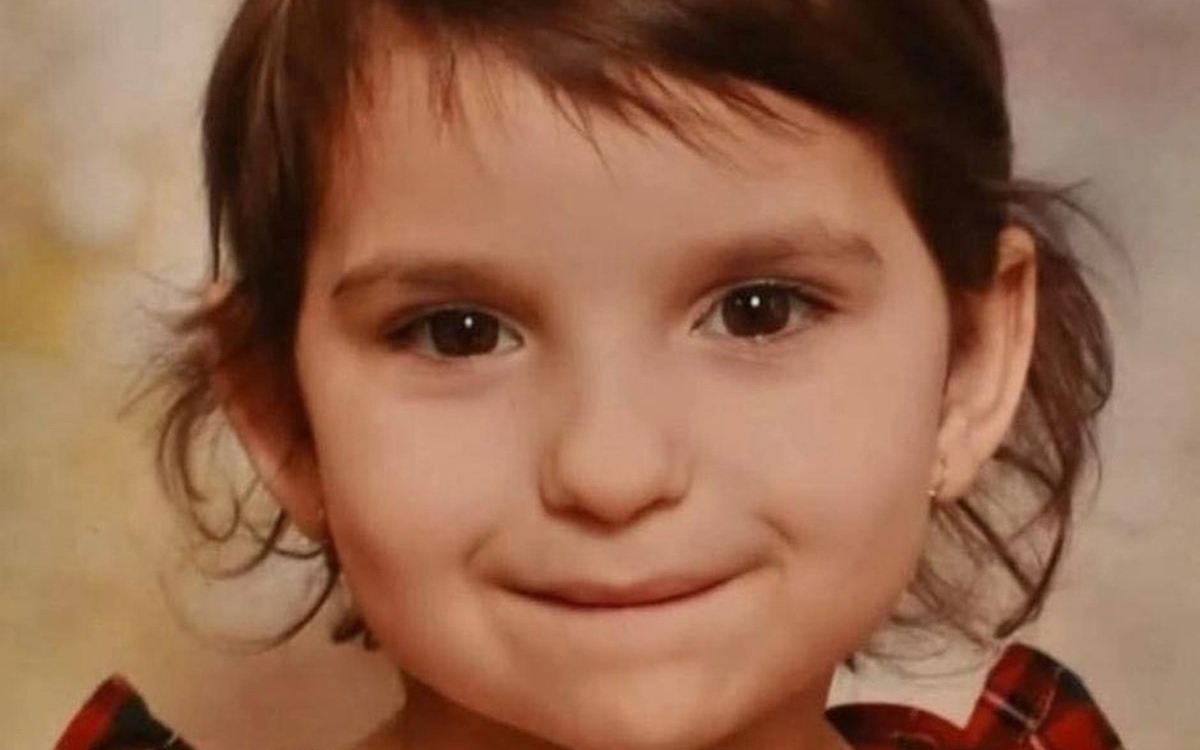 Maria are doar 4 ani, dar luptă cu toate forțele pentru o viață normală de copil. "Nu mai mergea, nu mai vorbea”