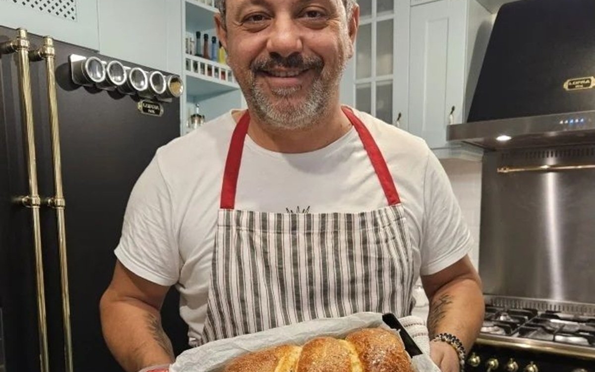 Secretul lui Sorin Bontea pentru cel mai pufos cozonac. Rețeta pas cu pas direct de la chef