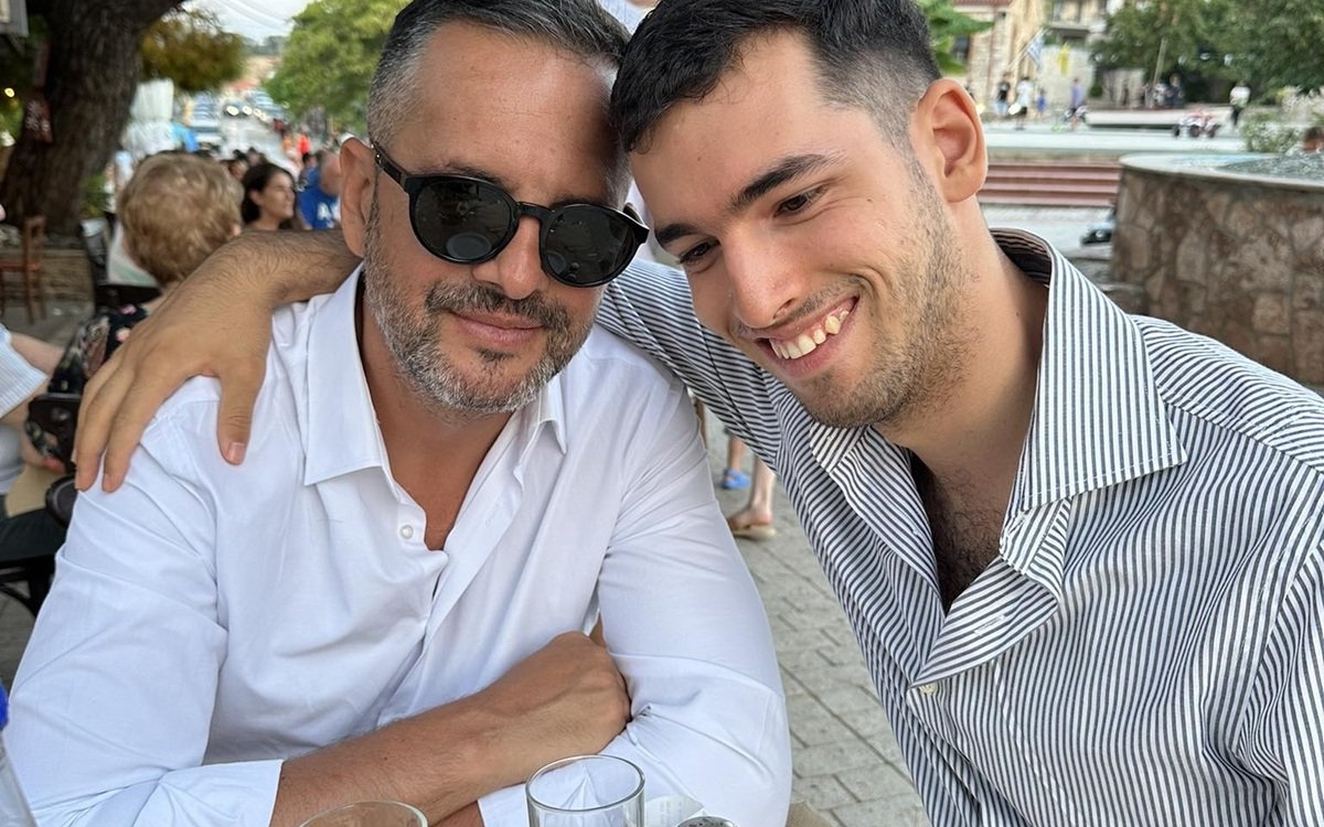 Mădălin Ionescu, profund deranjat de măsurile de austeritate impuse de premierul Bolojan. Crește un copil cu dizabilități în Romania și nu e deloc usor: "Nu e reformă, e cinism"