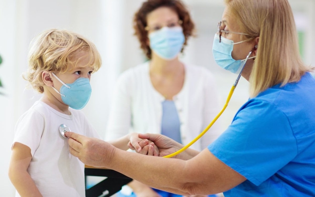 "Super gripa" este confirmată în România. Cum se manifestă și la ce trebuie să fie atenți părinții