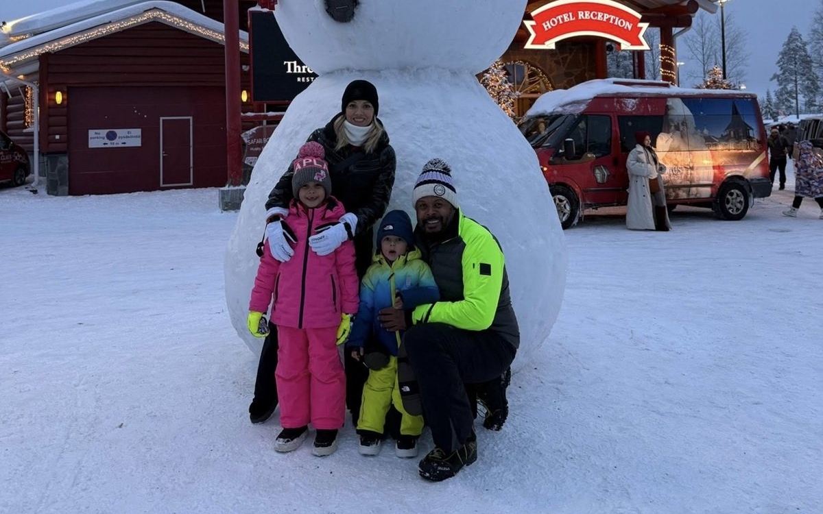 Andreea Ibacka și Cabral, vacanță superbă cu copiii în țara lui Moș Crăciun. "Laponia e o stare, nu doar o destinație. E despre familie"