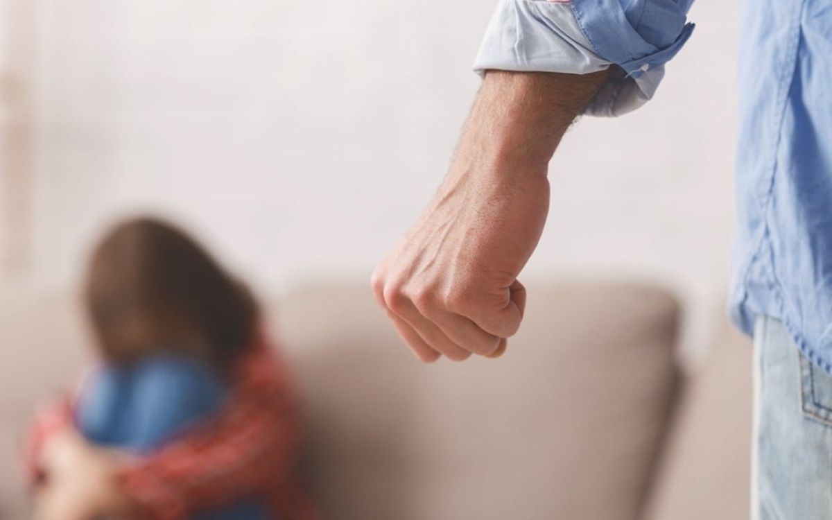 Bătaia "e ruptă din Rai" și în 2026? Curtea de Apel Iași a validat bătaia ca metodă de pedeapsă împotriva unui minor