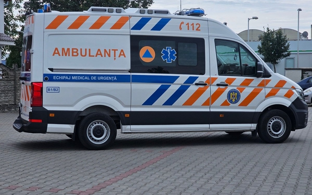 O femeie de 33 de ani din Giurgiu a născut în ambulanță, în drum spre spital. A devenit mamă a 5-a oară