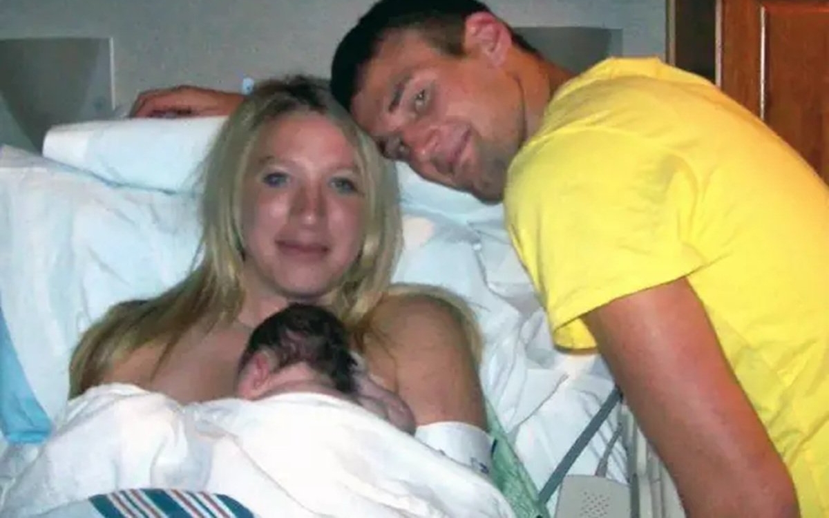 Faceți cunoștință cu "mama virgină". Femeia susține că a rămas însărcinată la 17 ani fără să fi întreținut relații intime