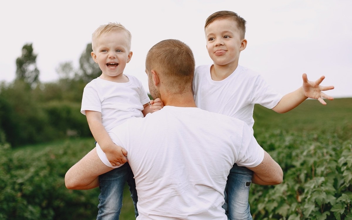 Mi-am crescut singur gemenii după ce soția ne-a abandonat. A apărut iar în viața noastră după 17 ani și nu mi-a venit să cred ce a cerut