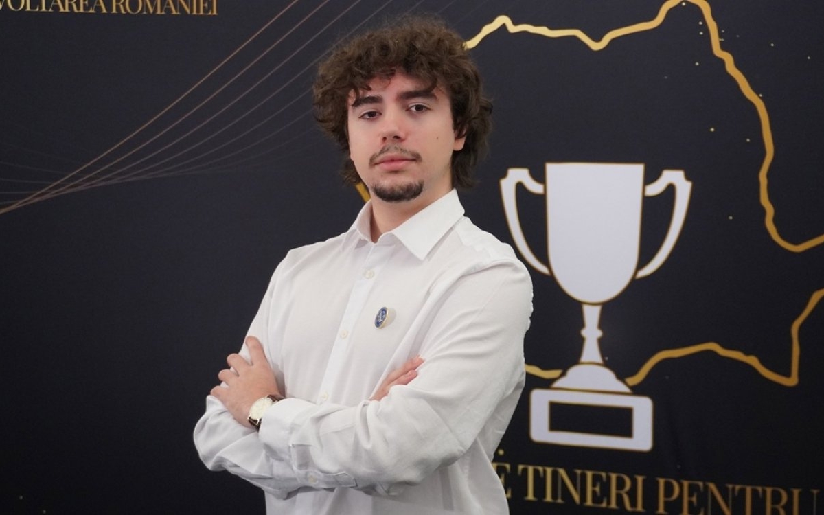 Mihai, un elev român al Colegiului Național de Informatică „Tudor Vianu” din București, a fost premiat la NASA. A făcut parte dintr-o echipă care a creat o colonie spațială pe Marte
