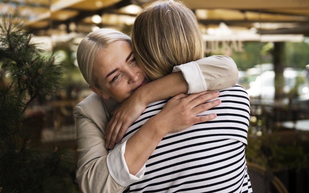 Eu și sora mea am fost despărțite după ce am ajuns la orfelinat. După 32 de ani am văzut la mâna unei fetițe brățara pe care eu i-am făcut-o cadou când eram mici