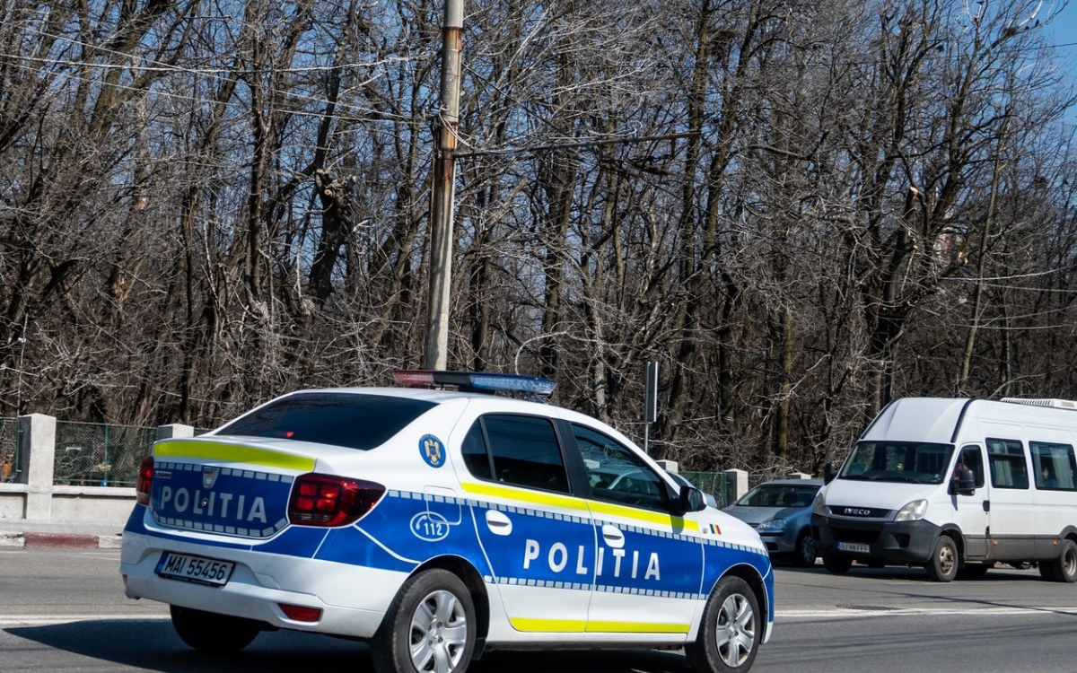 Un copil de 12 ani din Buzău a fost prins la volan, în plin trafic. A furat mașina bunicii și voia să ajungă la Bușteni