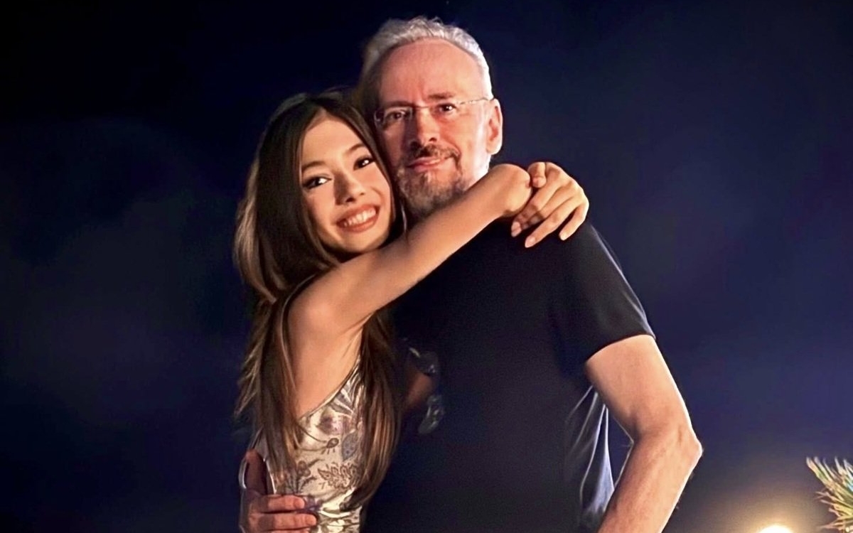 Mikaela Albu, adevărul despre relația cu tatăl ei. „Tata este mult mai flexibil. Cu mama îmi este mai greu"