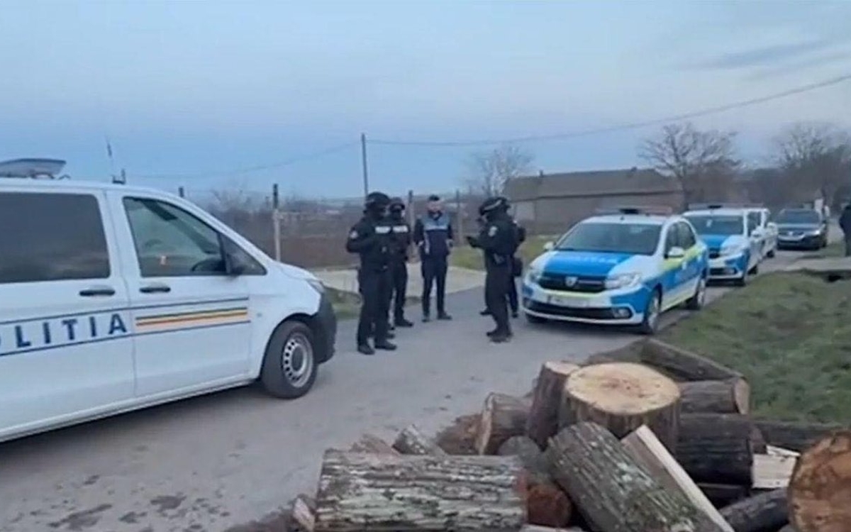 Un copil de 3 ani din Tulcea a fost ucis în bătaie de concubinul mamei sale. Cei doi plănuiau să ascundă crima și să-l îngroape în grădină