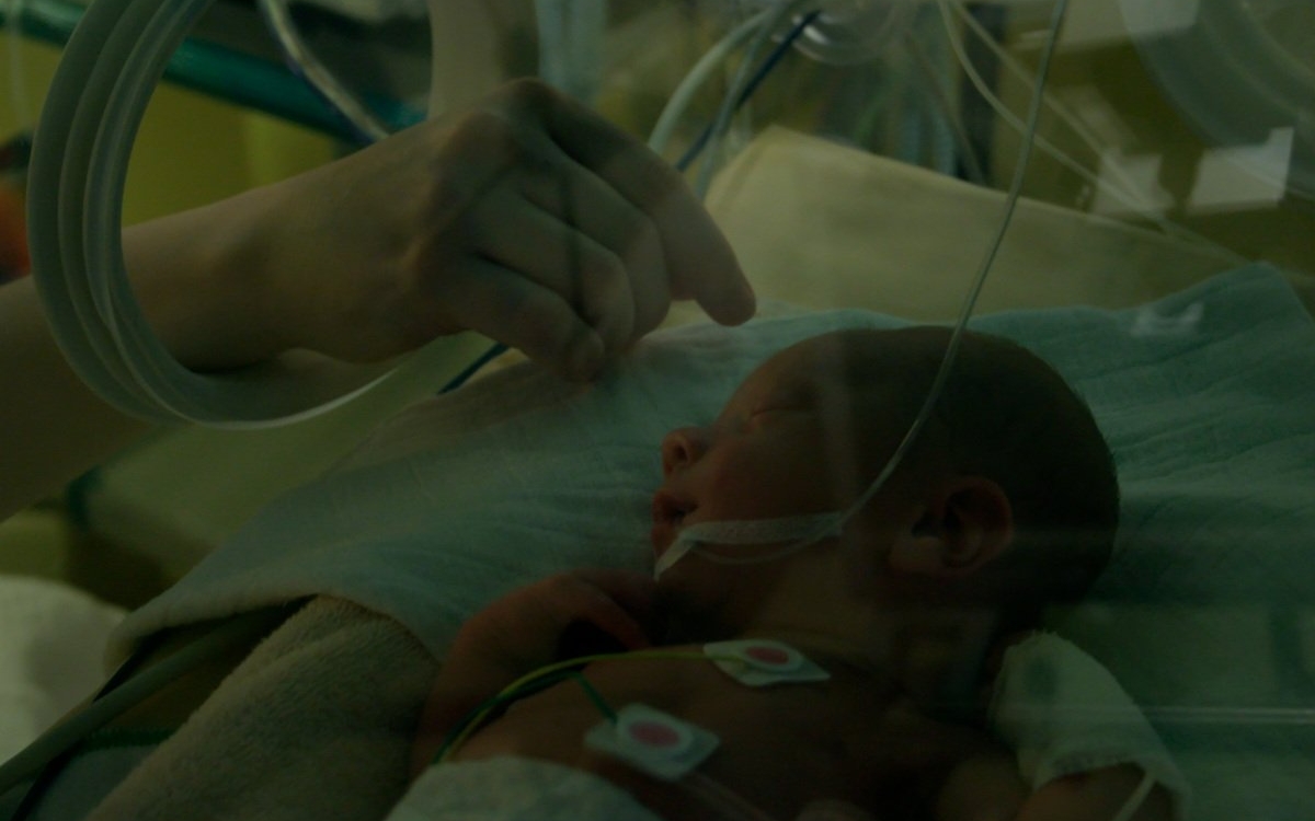 Ministerul Sănătății: Copiii născuți prematur vor fi monitorizați până la vârsta de 5 ani