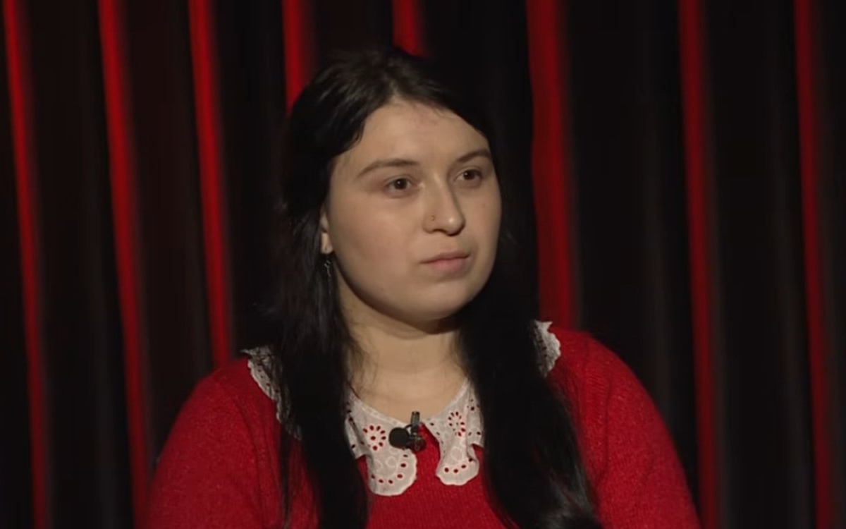 „Socrii m-au alungat din casă cu un copil mic ca fiul lor să își aducă amanta pe care o avea", povestea dramatică a Mariei, mama a doi copii