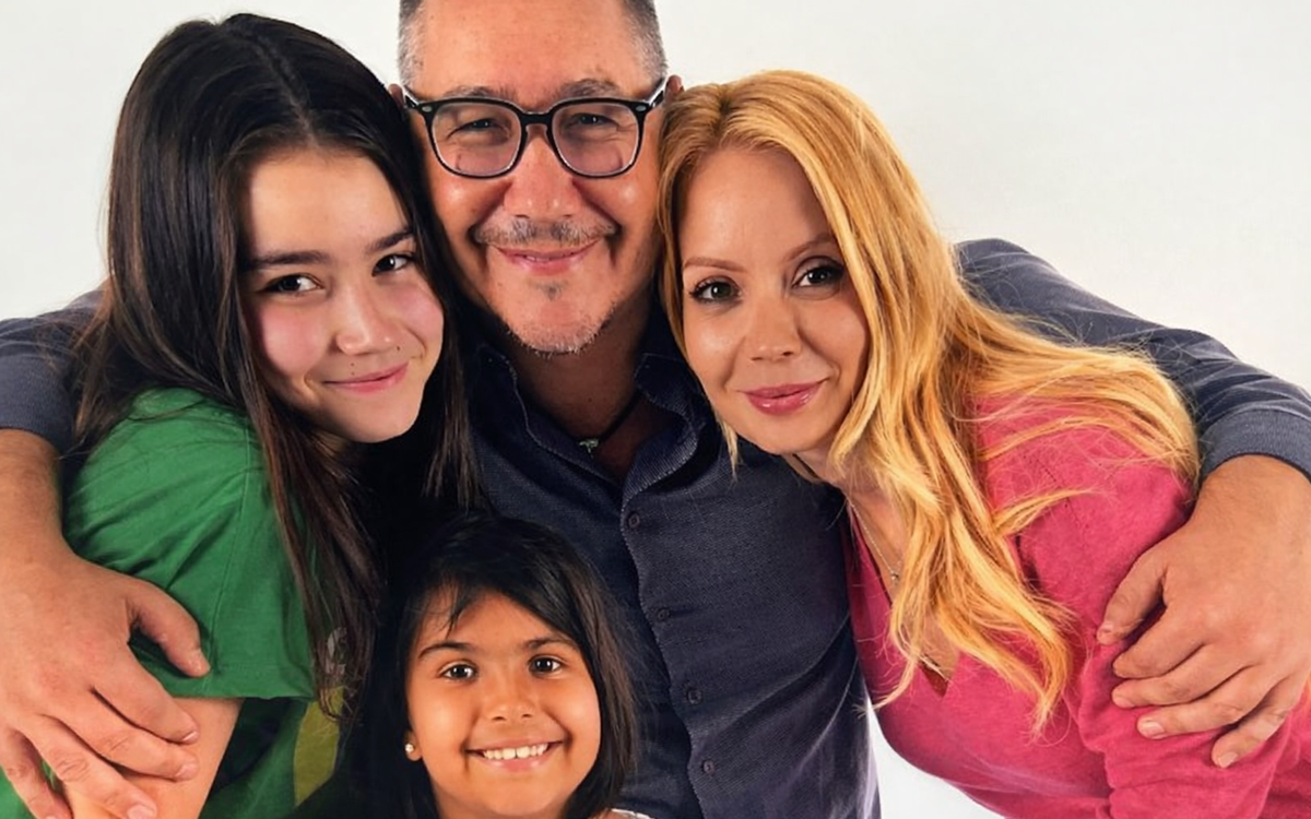 Fiica minoră a lui Victor Ponta este blocată în Dubai. Ministrul Oana Țoiu ar fi dat ordinul să nu fie îmbarcată în zborul spre București