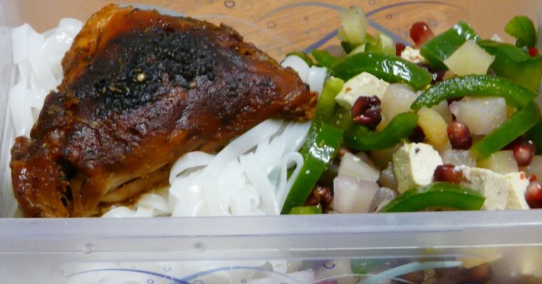 Salata de iarna cu taietei de orez si carne
