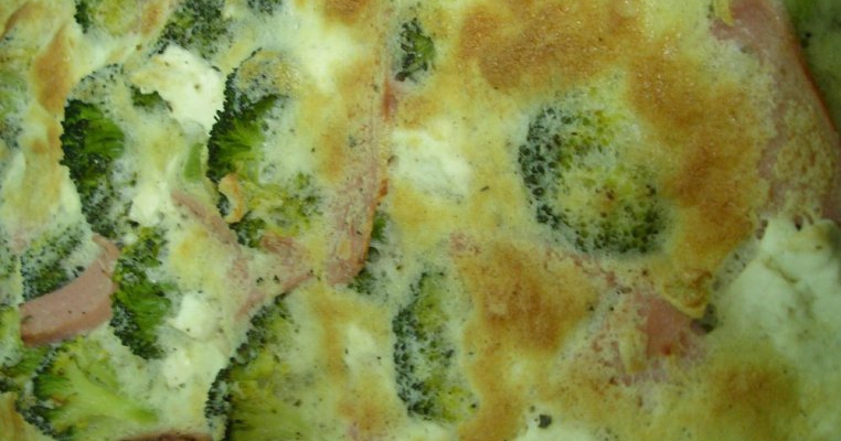 Budinca de broccoli cu telemea la cuptor