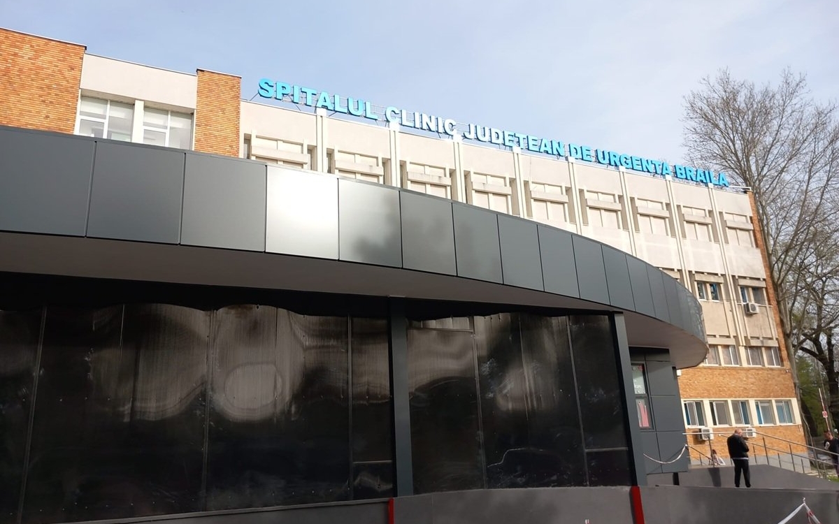 Elena, o femeie de 40 de ani și mama a 3 copii a fost înjunghiată de soț. Bărbatul a încercat apoi să-și încheie socotelile cu viața