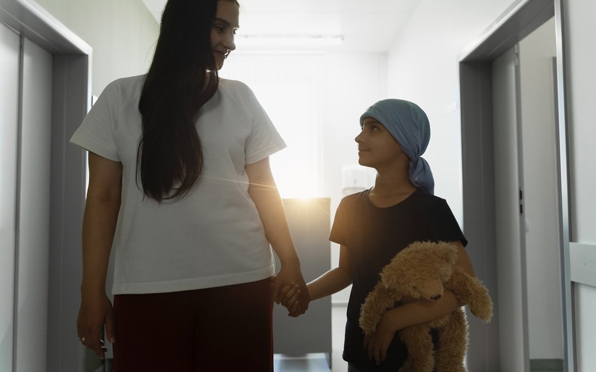 „Ni s-a spus că nu va trăi.” Ce traumă emoțională se declanșează în inima unui părinte când află că nu-și poate salva copilul