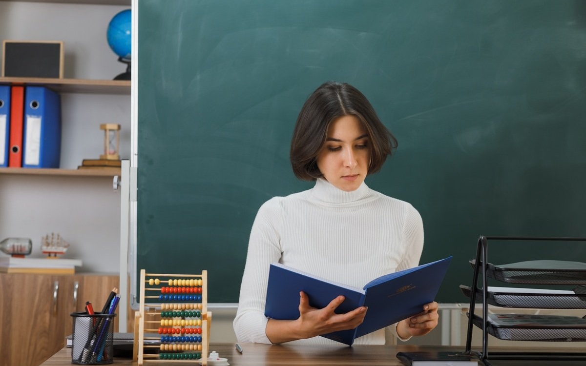 Suntem în 2026, vorbim cu și despre AI, dar încă nu există cataloage electronice în școli. Ce spune reprezentantul Ministerului Educației