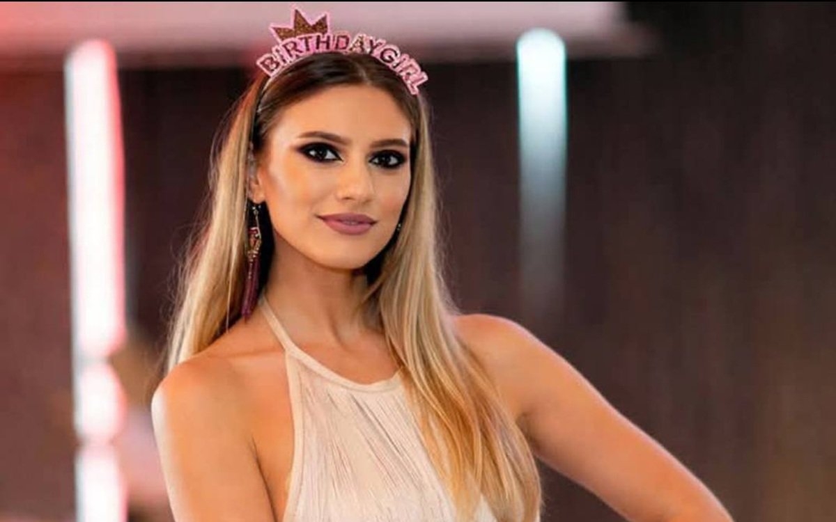 Andreea, o tânără mămică de 32 de ani a fost găsită moartă în casă. Un copil de 7 ani a rămas orfan