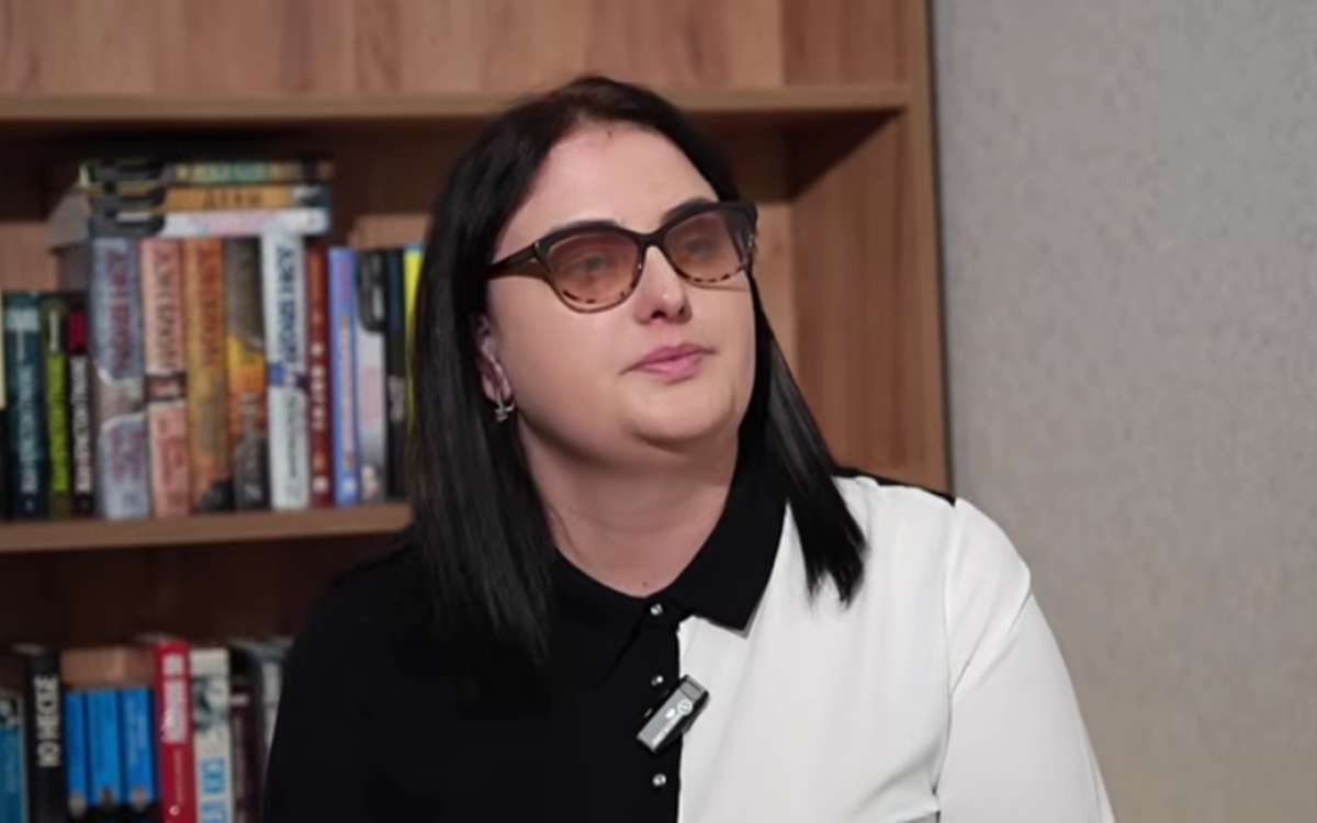 Durerea Adrianei greu poate fi exprimată în cuvinte. „Soțul mi-a luat copilul, m-a bătut și m-a dus forțat la psihiatrie. A înscenat că aș fi bolnavă”