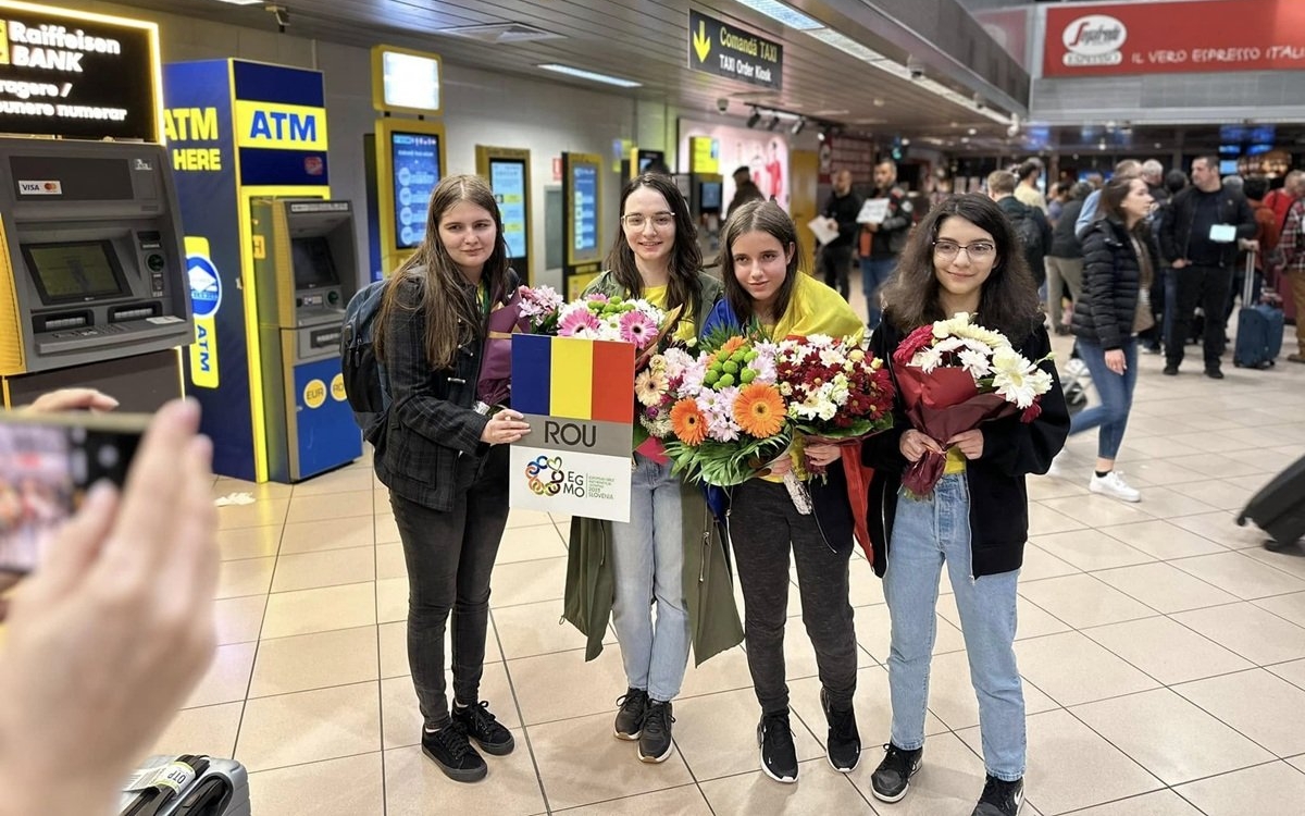 Elevele romance au luat trei medalii de aur la Olimpiada Europeană de Matematică