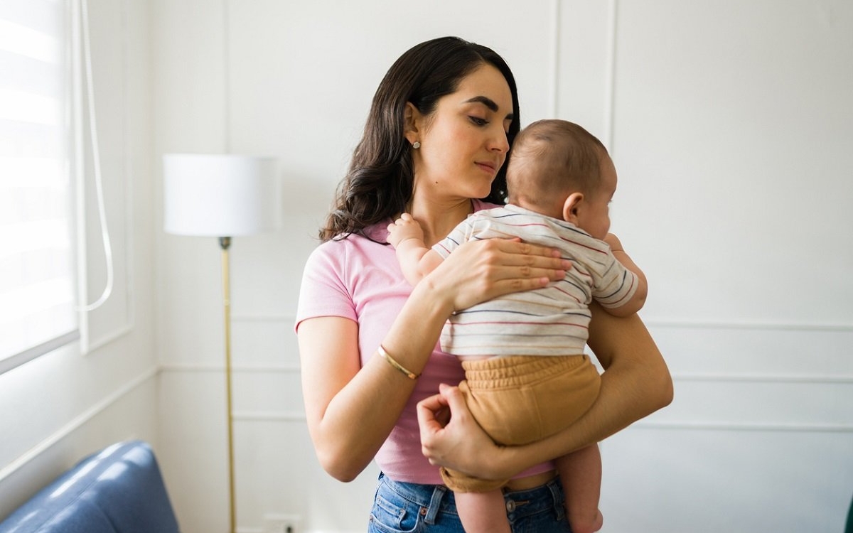 Regurgitația și refluxul gastroesofagian la bebeluși: ce poți face pentru a-l ajuta să se simtă mai bine