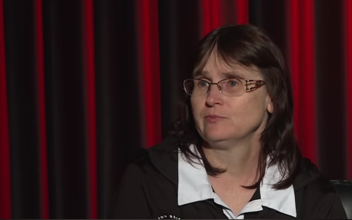 „M-am născut în urma unui viol. Mama nu m-a acceptat, iar părinții adoptivi m-au alungat din casă”, povestea tragică a Larisei