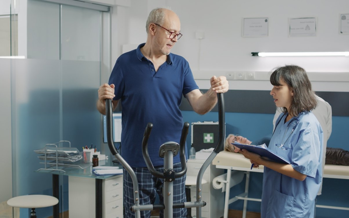 Reabilitare cardiacă: când este recomandată și ce beneficii are?