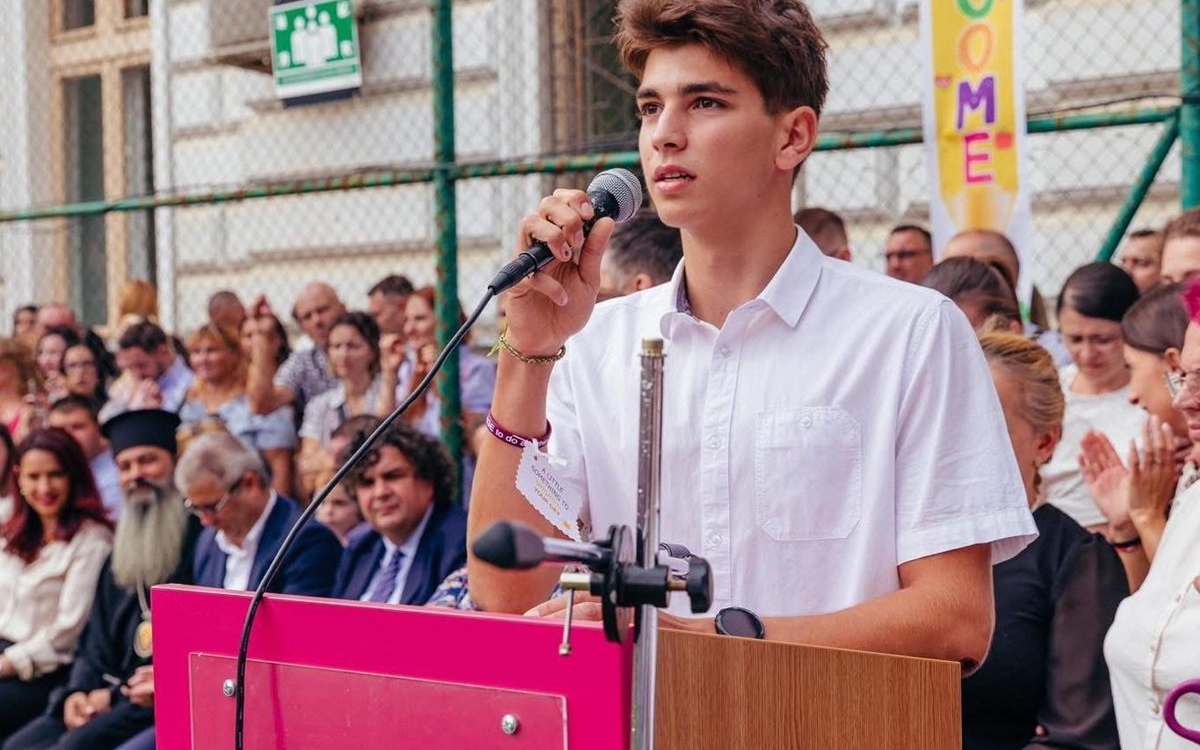 Darius, un elev în clasa a XI-a din Timișoara merge la NASA! S-a calificat în finala mondială a unei competiții de inginerie aerospațială