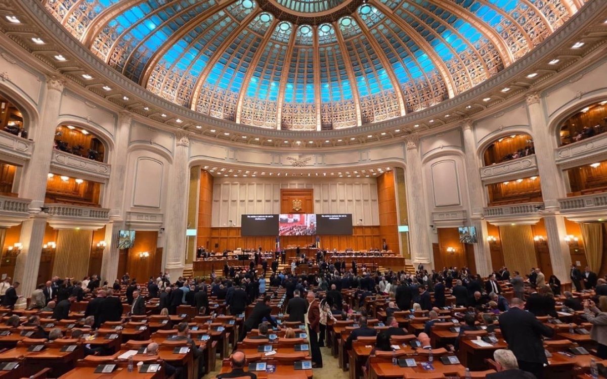 „Mami, ce înseamnă criză politică?" Cum le explicăm copiilor instabilitatea politică prin care trece România pe înțelesul lor
