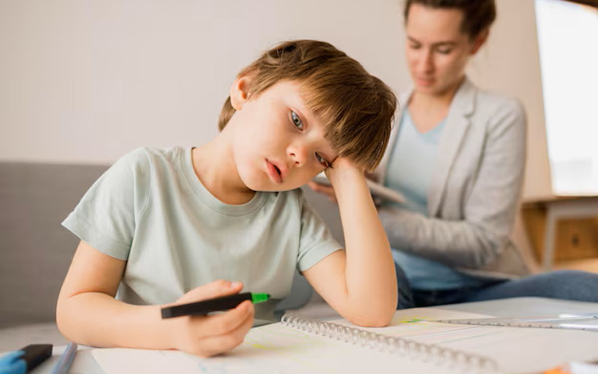 Am obosit să explic că ADHD-ul nu e lipsă de educație. Și mai ales nu e vina mamei