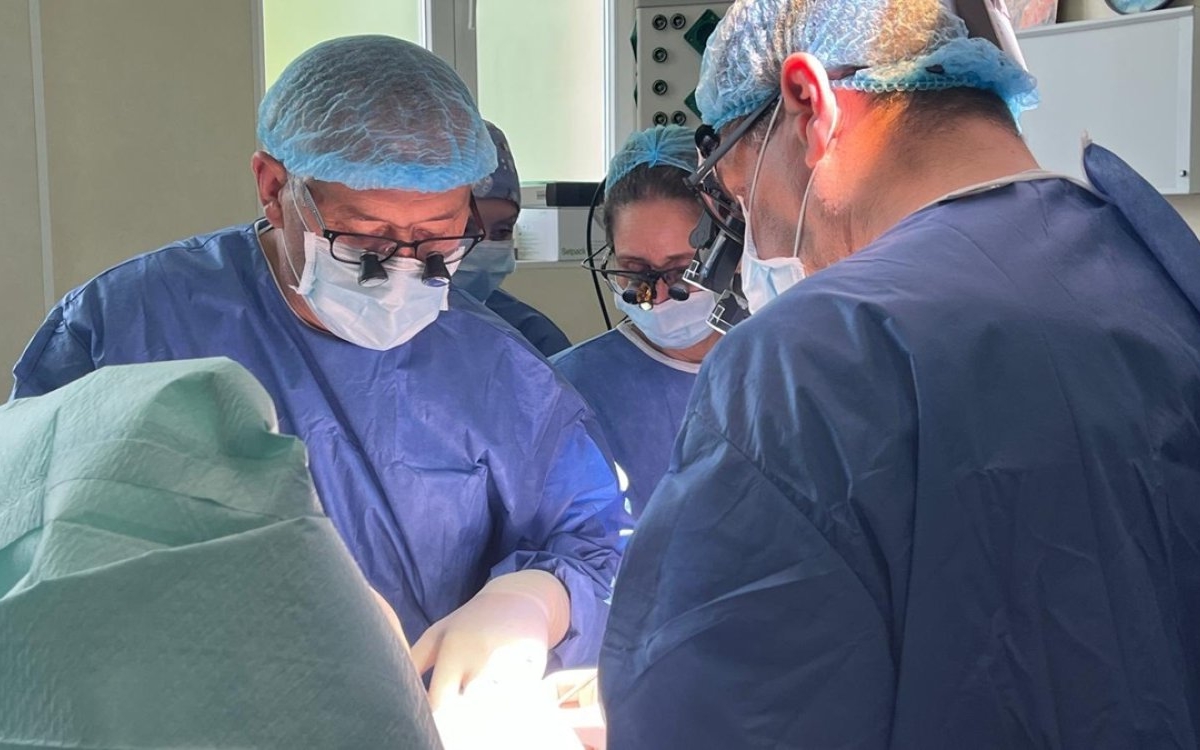Transplant hepatic de succes la un copil de numai 1 an și jumătate. Operația a durat 11 ore la Spitalul Grigore Alexandrescu din București