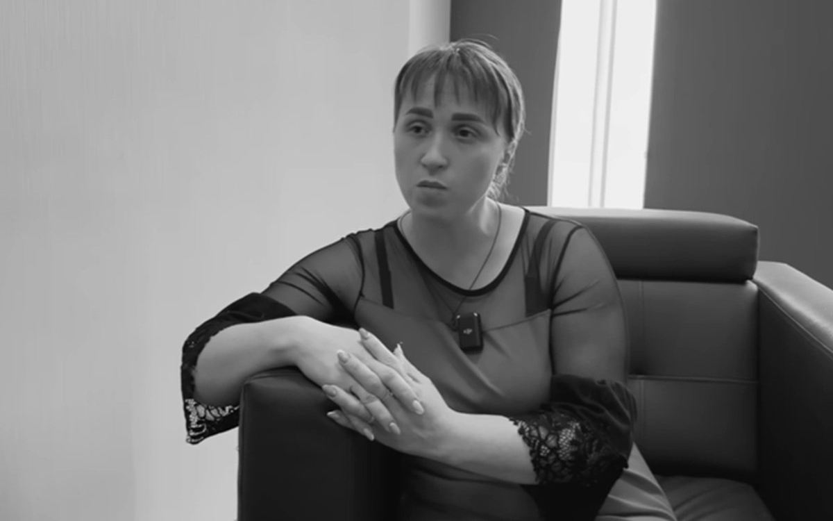 „Bărbatul amantei soțului meu mi-a zis că sunt înșelată. M-a alungat din casă cu 2 copii”, povestește Cristina, o femeie greu încercată de soartă