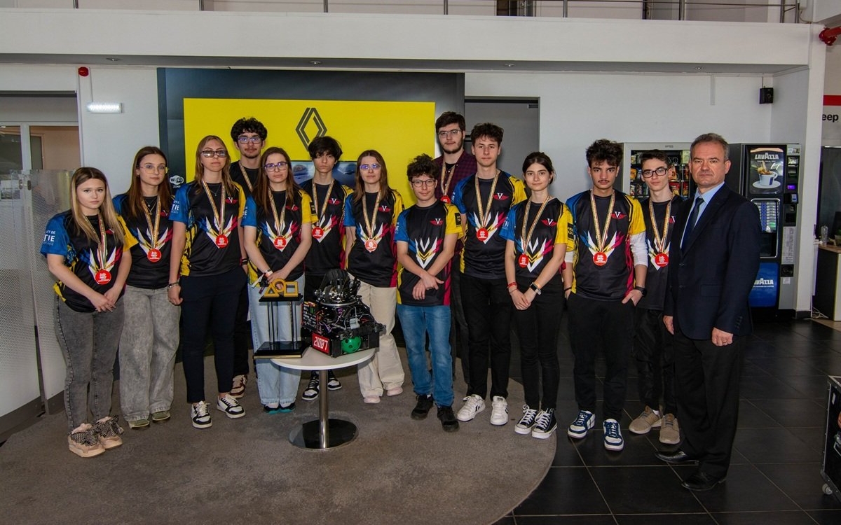 Sacrificii uriașe pentru performanță! Elevii din Brăila, campioni mondiali la robotică în SUA: „Sunt zile în care s-a stat la liceu câte 12 ore”