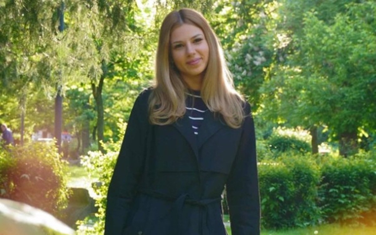 Melinda, o elevă în clasa a XI-a la Colegiul Național „Unirea din Focșani” a fost aleasă de universitățile Harvard și Oxford pentru programele academice de vară