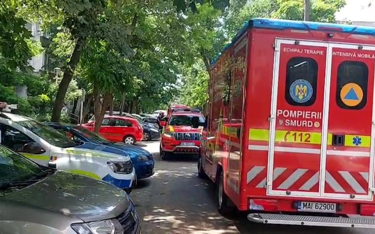 Un copil de 2 ani din Galați a fost găsit fără viață. În casă mai erau doi copii malnutriți