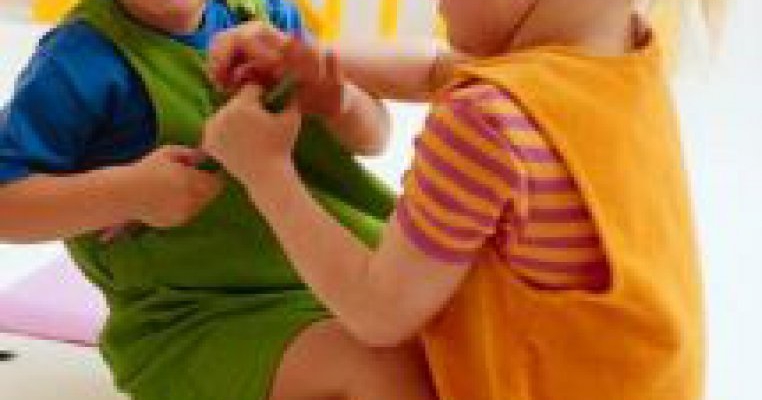 Ce sa faci cand copiii tai se cearta? 8 reguli pentru parinte