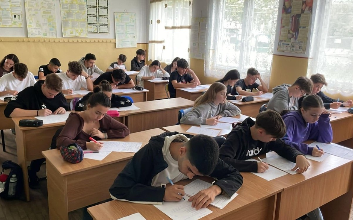 Evaluarea Națională 2026 a fost cu „dedicație pentru elevii din București", susține un profesor de matematică din Câmpina