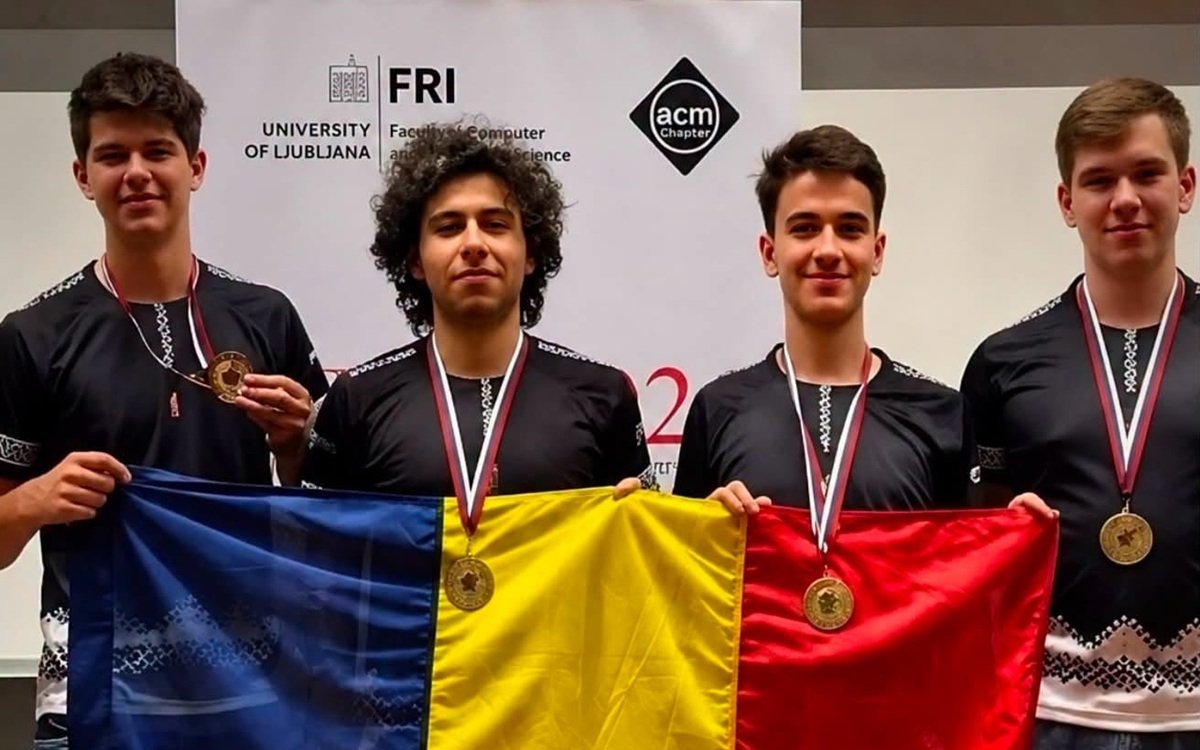 Patru elevi români au făcut istorie în Slovenia. Au adus acasă 3 medalii de aur și 1 de argint la Olimpiada de Informatică din Europa