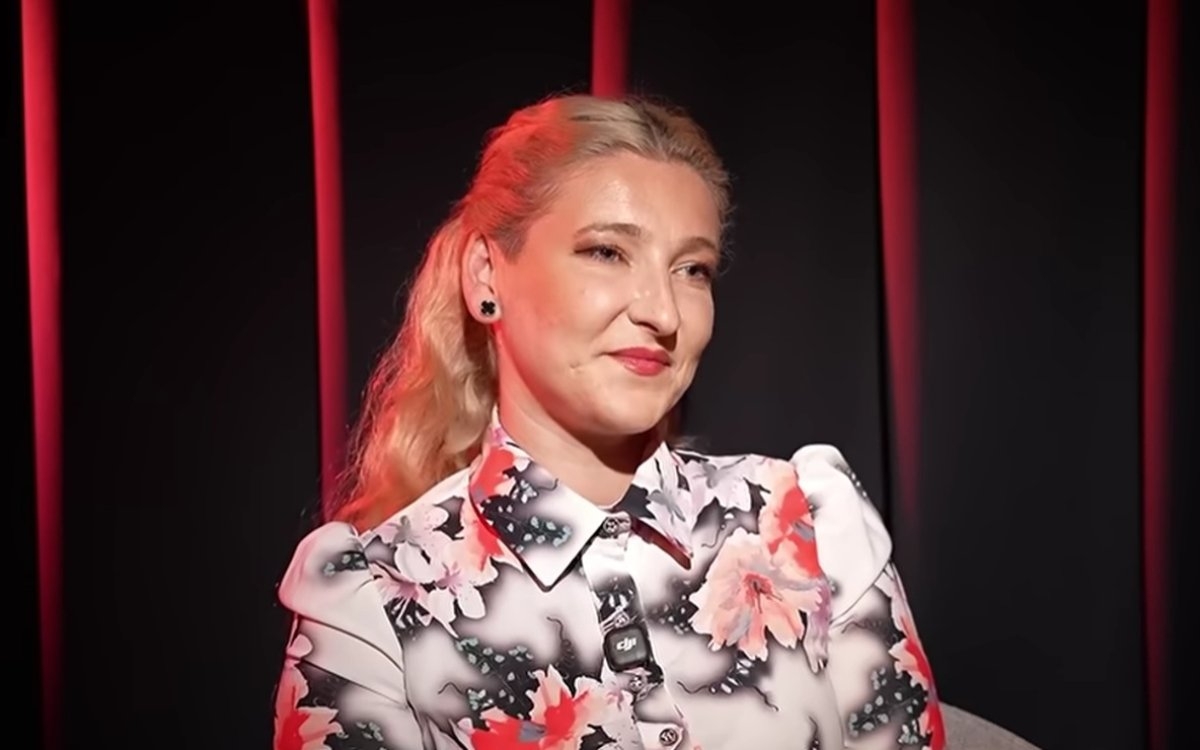 „Rudele soțului m-au trimis să fac avort. El m-a lăsat singură cu 2 copii și a plecat la părinți”. Cristina credea că viața ei este complet distrusă, dar soarta a răsplătit-o