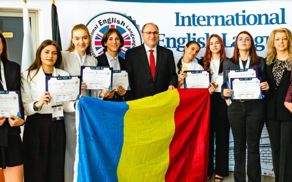 Elevii României „lovesc" din nou pe plan academic. Dublu aur la Olimpiada Internațională de Limba Engleză