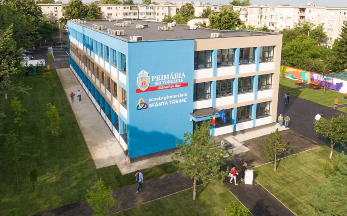 „Directorul ne pune să-i spălăm covoarele și să-i curățăm peștele”, acuzații grave din partea angajaților la o școală din București