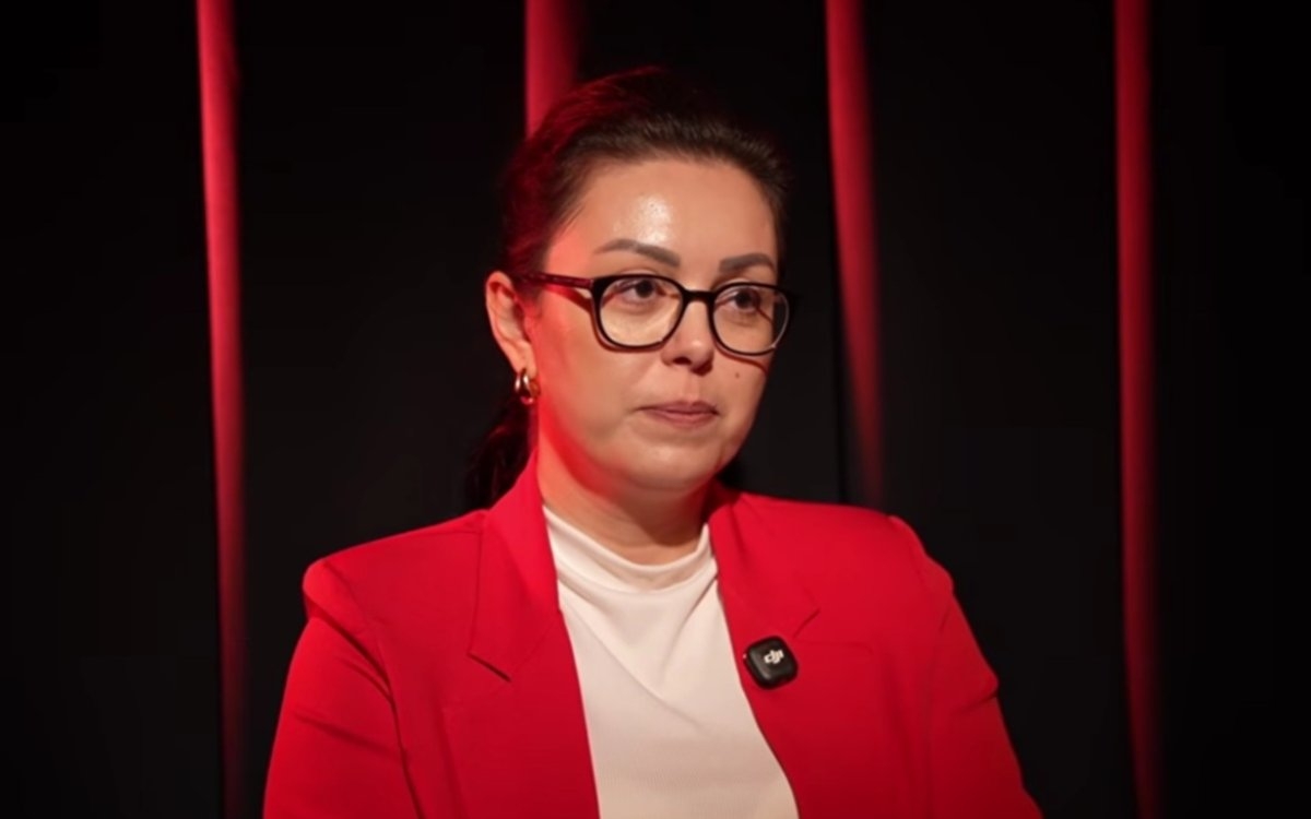 „Tata o bătea pe mama chiar și atunci când era bolnavă de cancer. Aveam 12 ani când mama a murit la 50 de ani, după ani de boală și violență”. Povestea dramatică a Dianei
