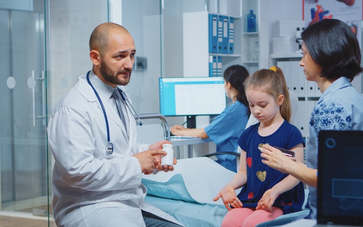 Urgență mare sau urgență mică? Când trebuie să mergi cu cel mic la pediatru și când trebuie să te duci direct la camera de gardă