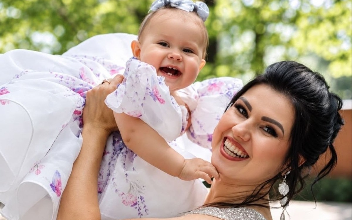 Inna, o tânără mamă de 28 de ani a murit alături de fetița ei de numai un an, în timpul unui atac cu drona rusească în Ucraina. „Era o învățătoare excepțională"