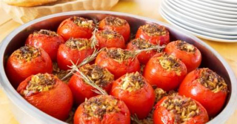 Aperitive de Pasti: Rosii umplute cu ficat de miel