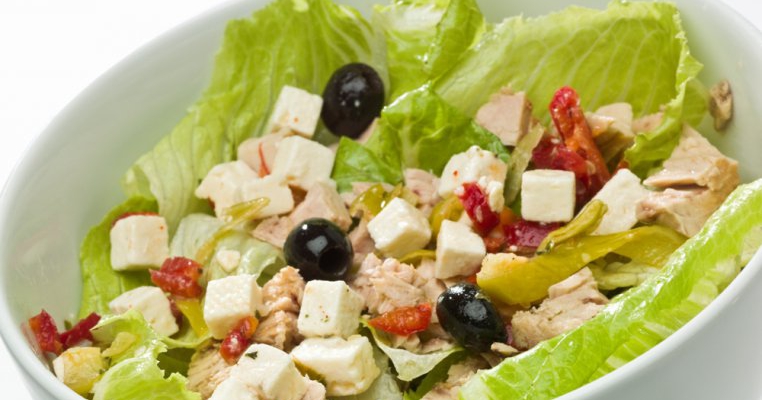 Salata cu ton si branza feta